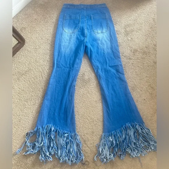 Chic Fringed Denim Flare Jeans - Picture 2 of 8